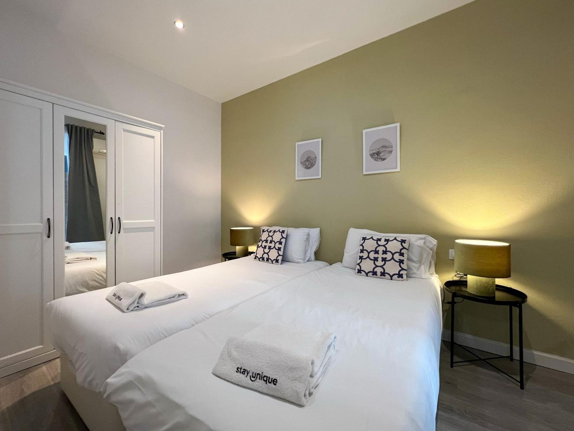 Stay U-Nique Apartments Rossello Barcelona Bagian luar foto