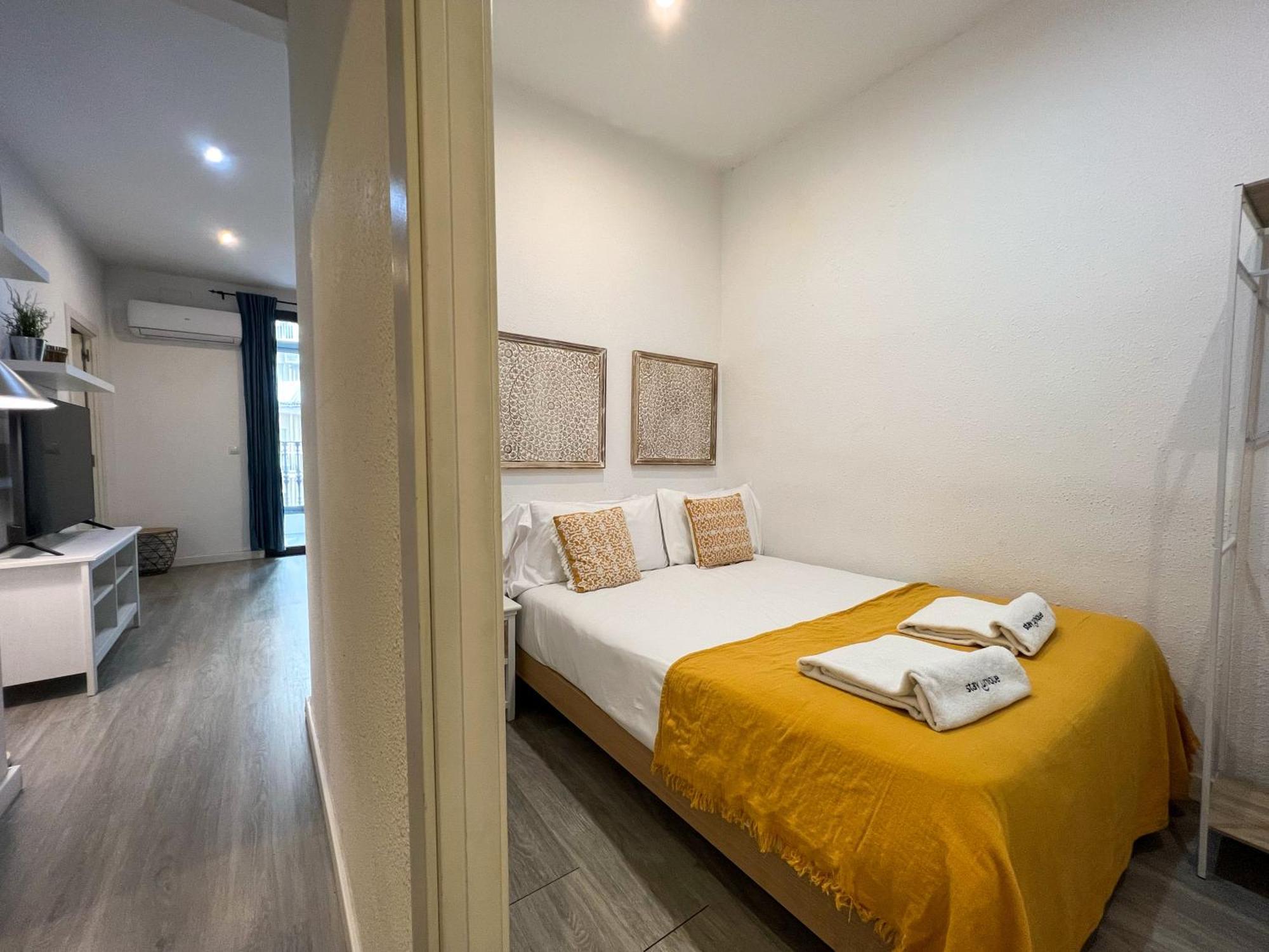 Stay U-Nique Apartments Rossello Barcelona Bagian luar foto