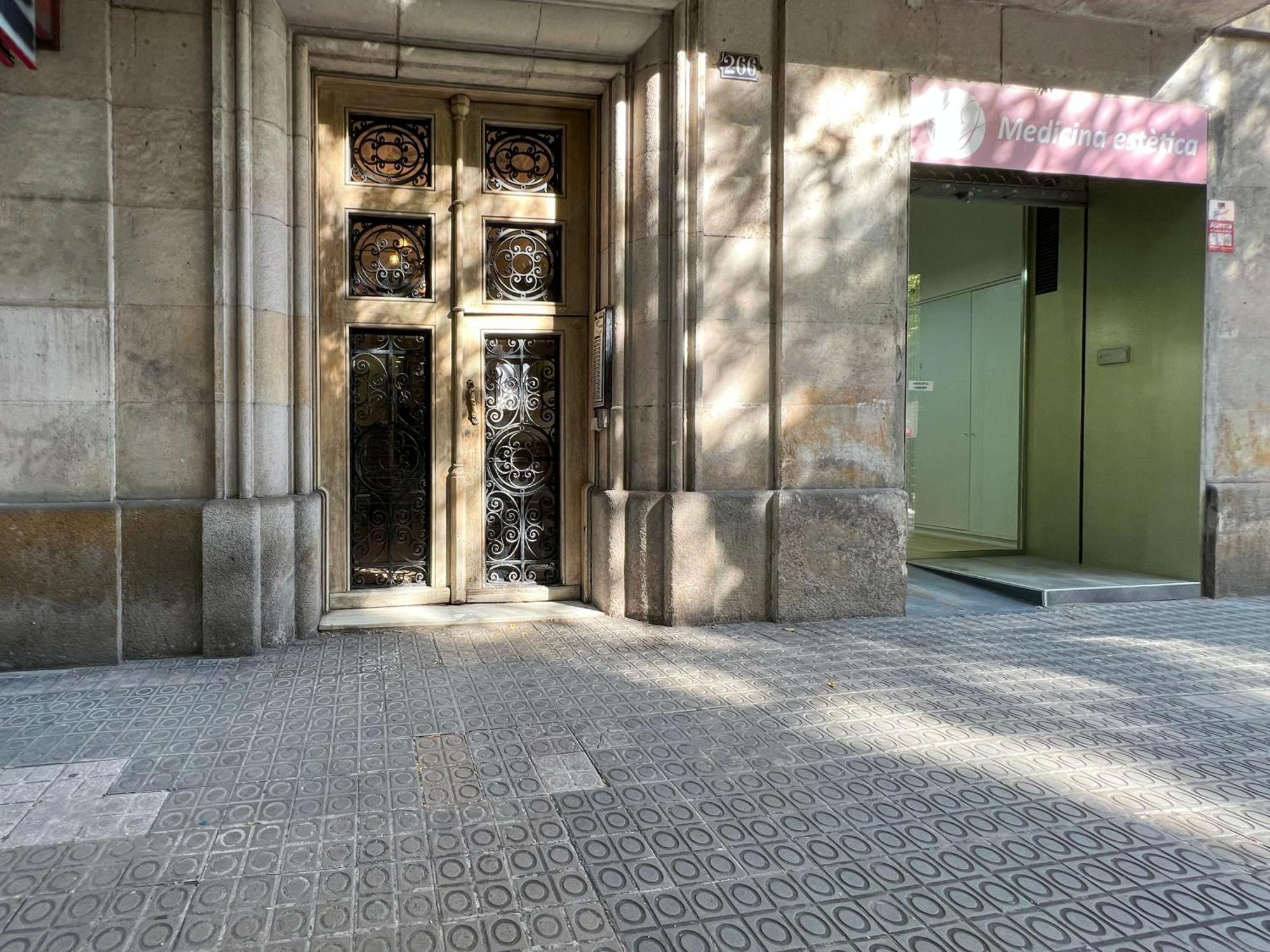 Stay U-Nique Apartments Rossello Barcelona Bagian luar foto